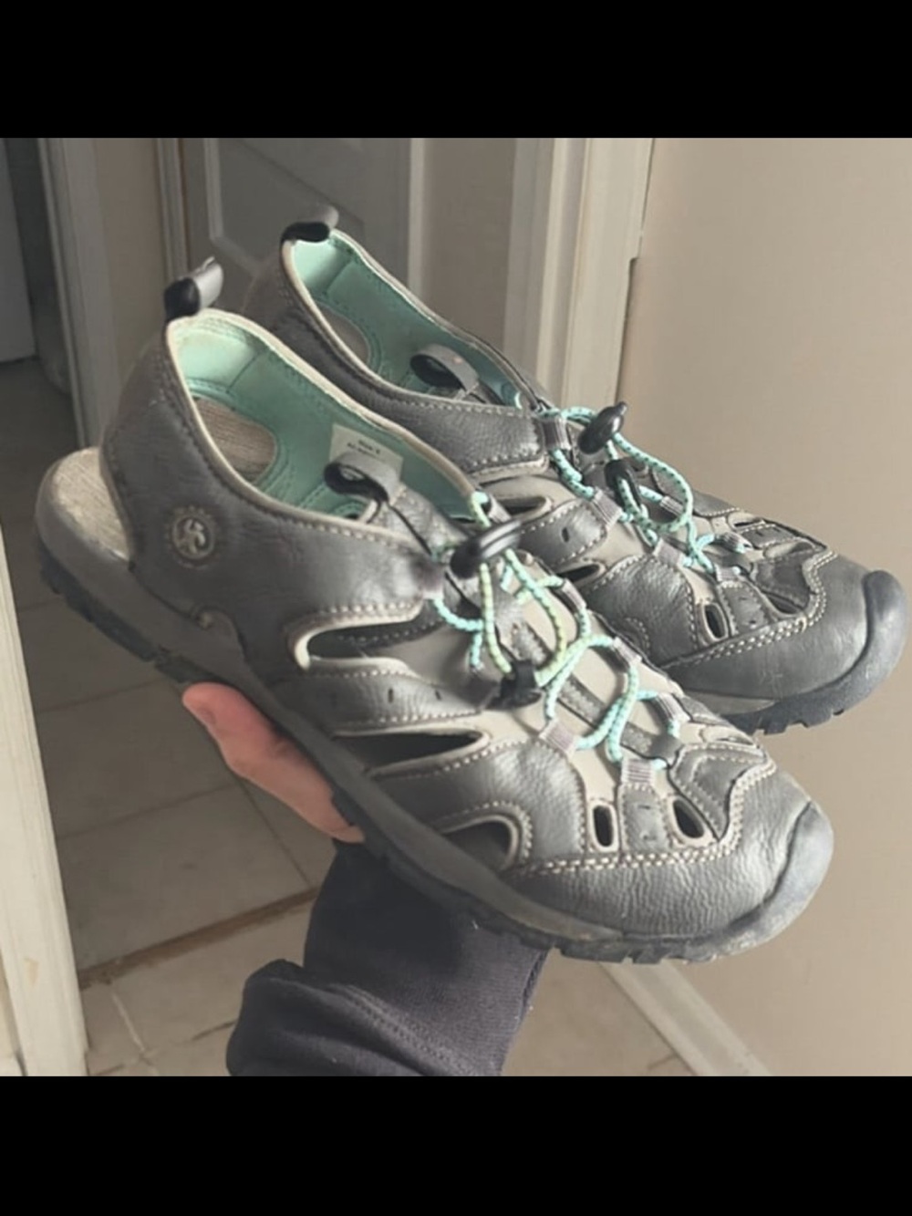 Northside Gray Men's Outdoor Sandals with Mint Accents size 8